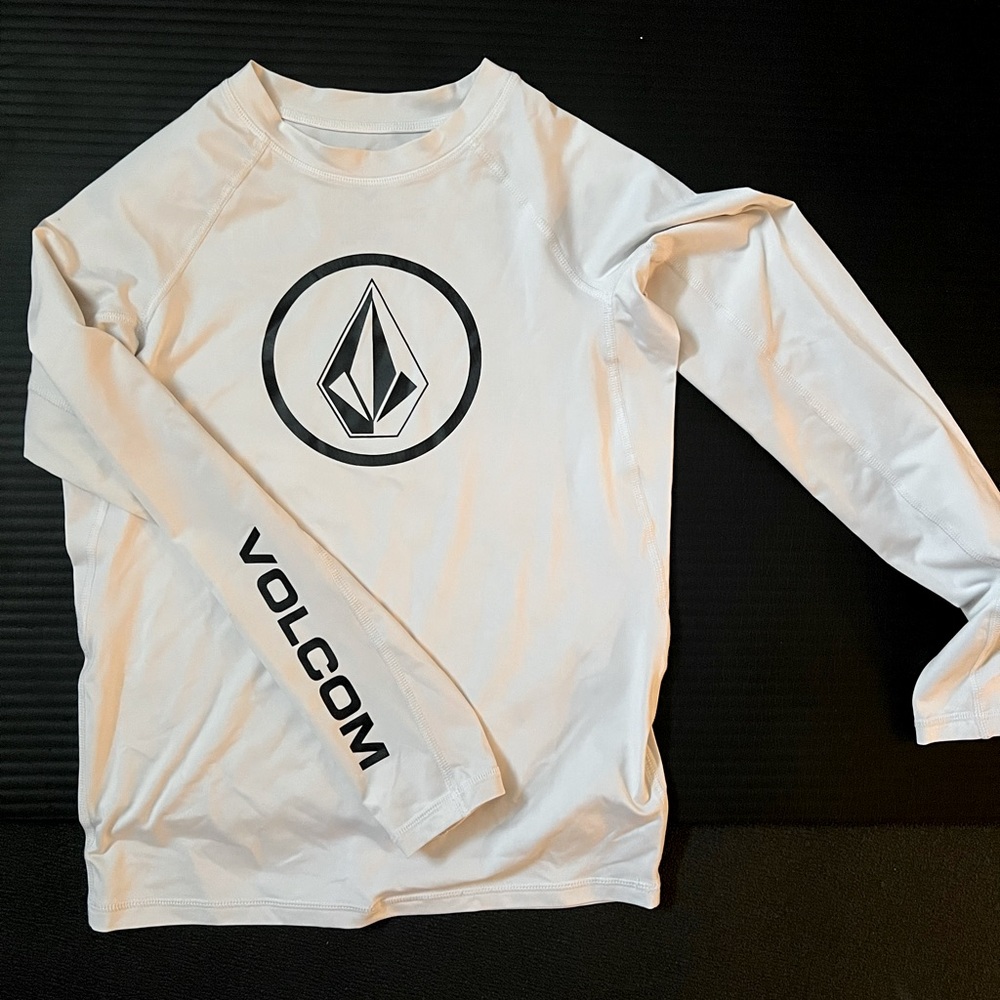EUC boys youth VOLCOM white rash guard, SPF 50, size XL